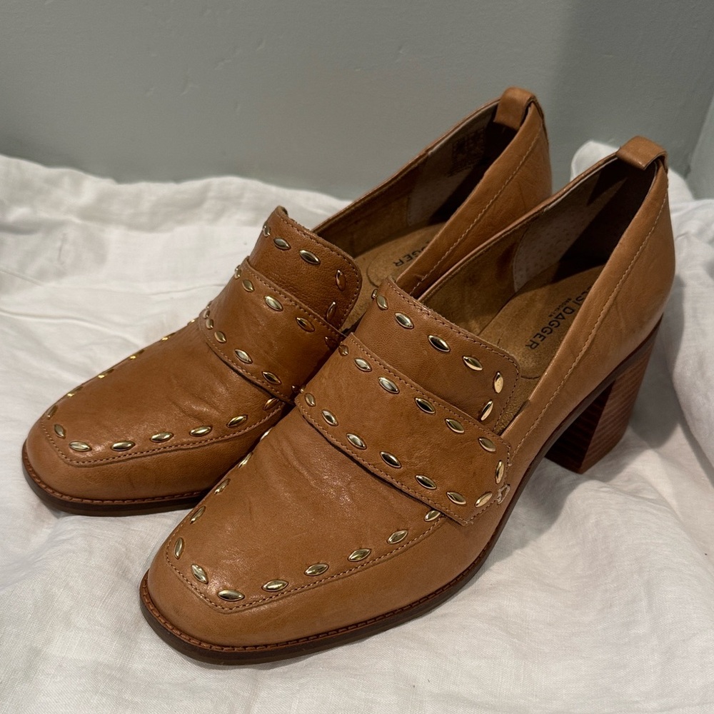 Kelsi Dagger Brooklyn Involve Loafer Pump Block Leather Camel Brown Gold Details